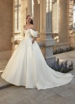 alt='Rochie de mireasă fără bretele de prințesă'